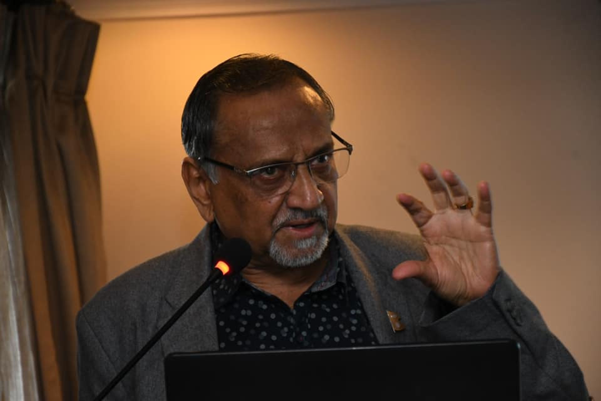 ‘संकटग्रस्त अर्थतन्त्रमा सुधार ल्याउन आकस्मिक योजना बनाउन आवश्यक छ’